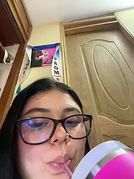 alissonfernandez_'s cam snapshot