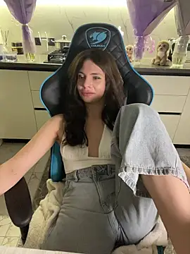 CurlyLara live sex cam