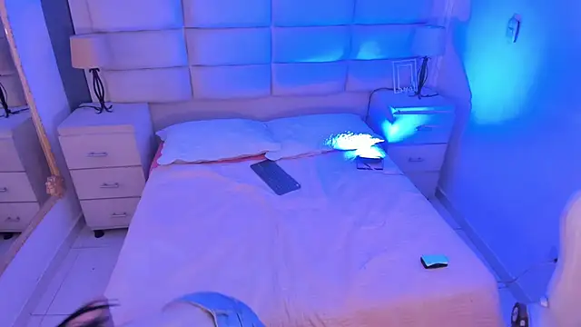 lorraineHunter live sex cam