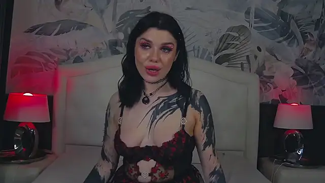 MaeveMoon live sex cam