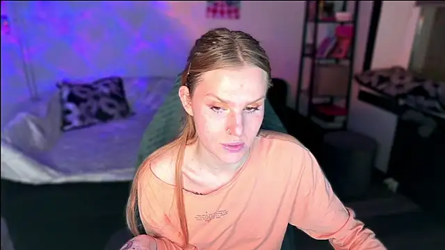 Lunaacyy's cam snapshot