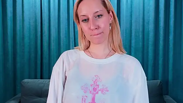 EmilyReyess's cam snapshot