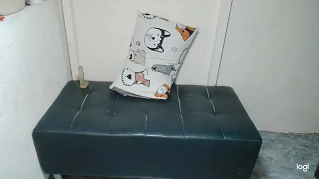 YourDominantMistress live sex cam