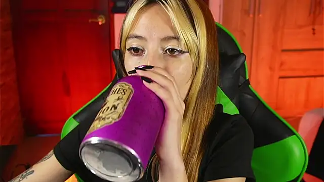 Michell_Wallker live sex cam