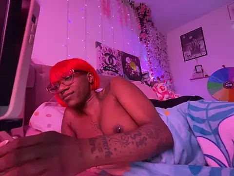 VixenCapri's cam snapshot