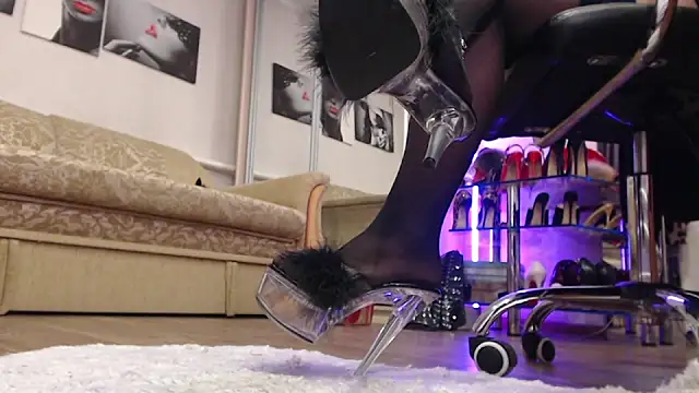 MistressMilfa live sex cam