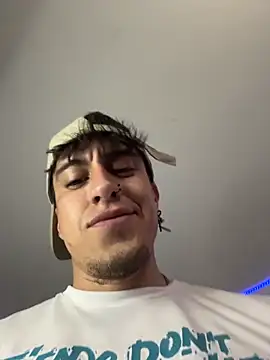 strongboy_ live sex cam