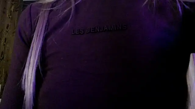 Iris_lave's cam snapshot