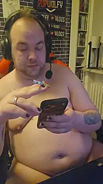 PupW0lfy's cam snapshot