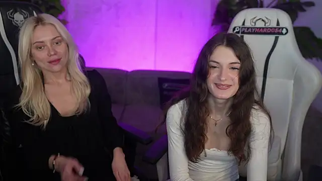 Britney054 live sex cam