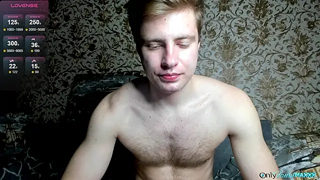 Maxhornyblondieman live sex cam
