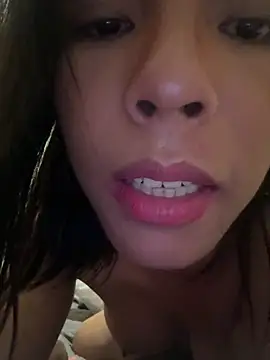 Ladyboyluxe live sex cam