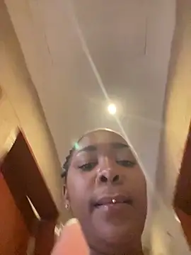 sexyTHANDO live sex cam