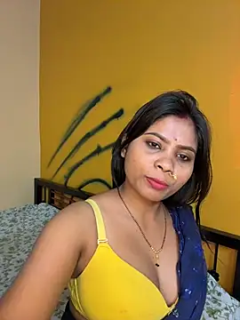 RedQQueen live sex cam