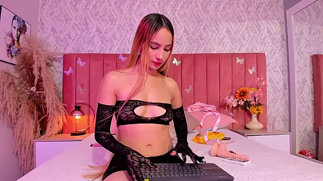 chiarabonds's cam snapshot