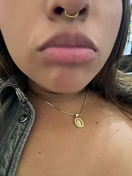 ThamaraGen_'s cam snapshot