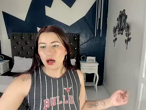 sara_gray__'s cam snapshot