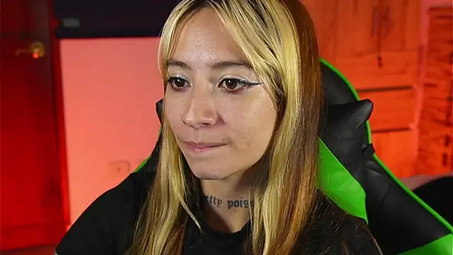 Michell_Wallker's cam snapshot