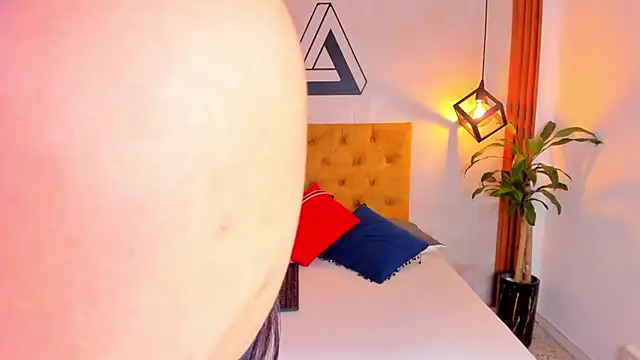 violet_sweet19's cam snapshot