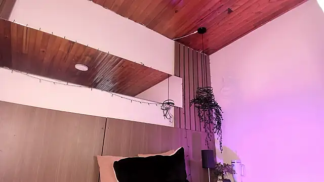 Violet_carson's cam snapshot