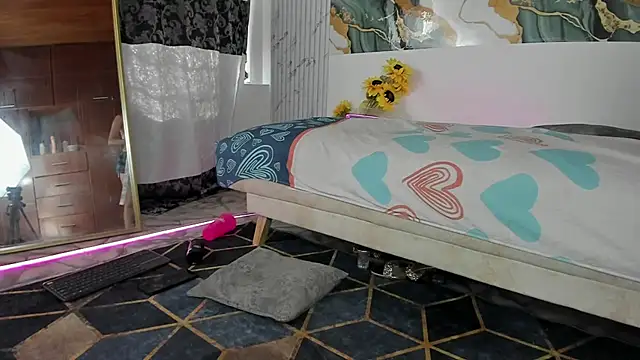 sharon_ivanna12's cam snapshot