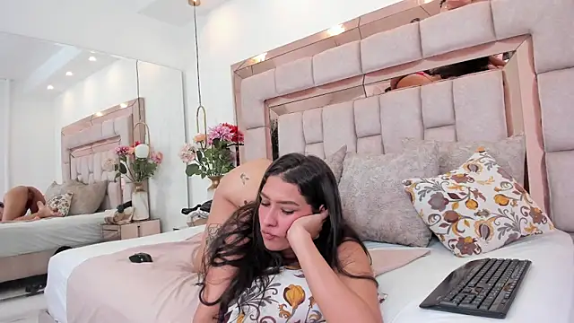 ravenblood1's cam snapshot