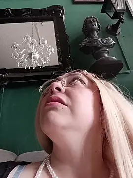 madelaine- live sex cam