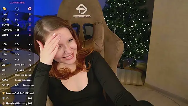 YouHoldMe's cam snapshot