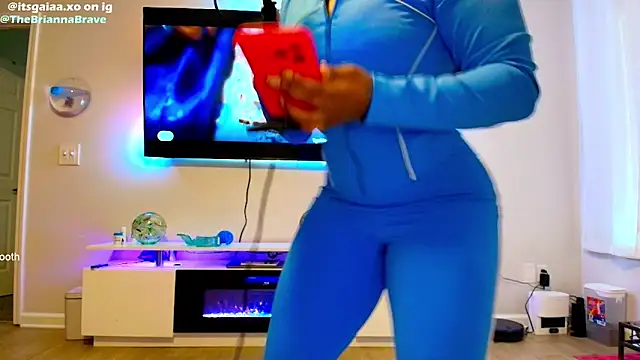 BriannaBrave live sex cam
