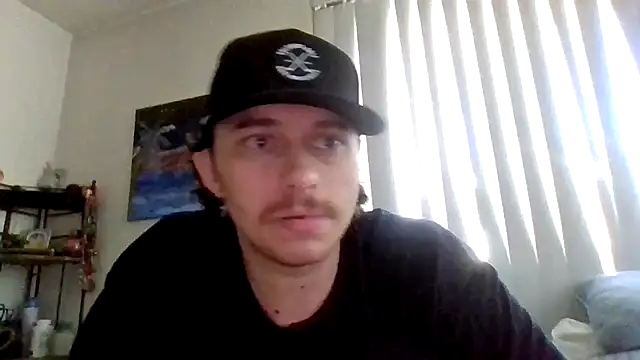 Tallhungandcloudy's cam snapshot