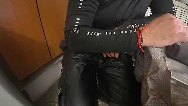 TARKAN1's cam snapshot