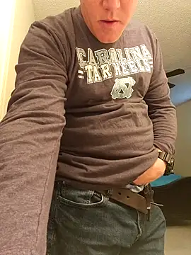 Bigtater1999 live sex cam