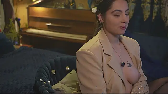 VanessaDoyle live sex cam