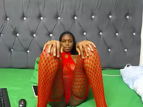 HornyLilHoney's cam snapshot