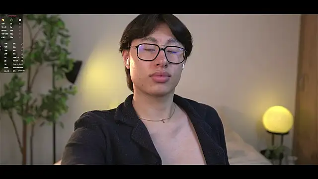 SrLuis18 live sex cam