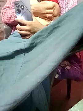 Mohni96 live sex cam