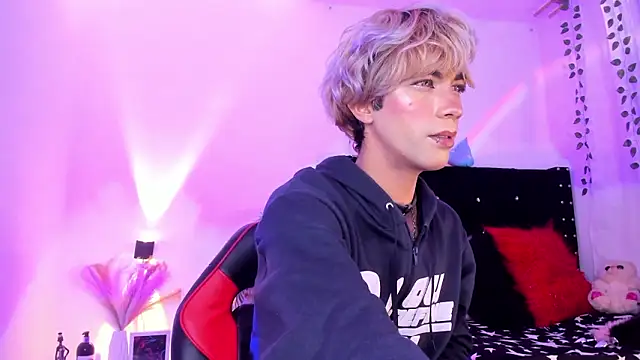 Cooperrosscute233 live sex cam