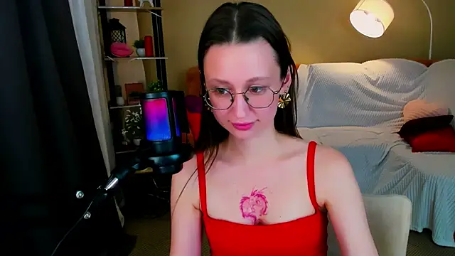 YourLovellyStory's cam snapshot