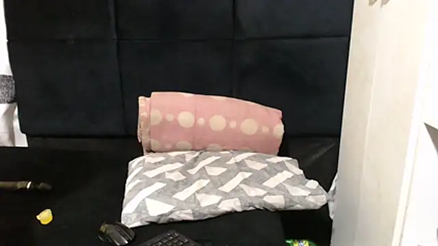 SweetHotBabby18's cam snapshot