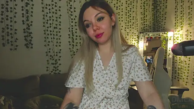 SpecterGirl's cam snapshot