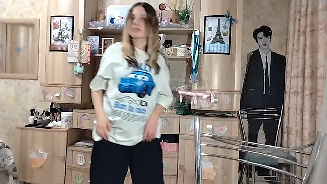 loaneei's cam snapshot