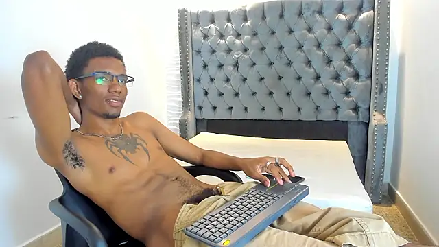 nero_reyd live sex cam