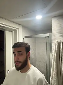 2HARDKURT live sex cam