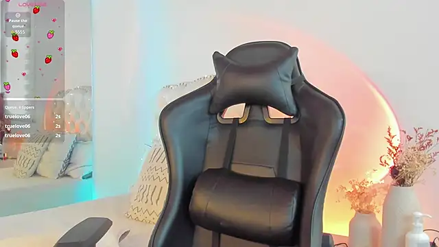 LuuluBerry's cam snapshot