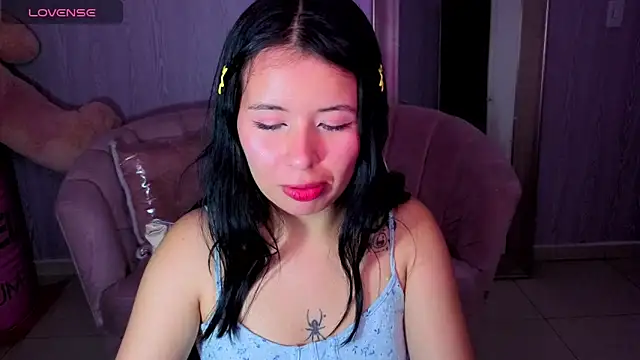 Kylia_a's cam snapshot