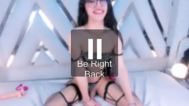 Violetbellarose1 live sex cam