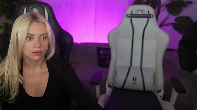 Britney054 live sex cam