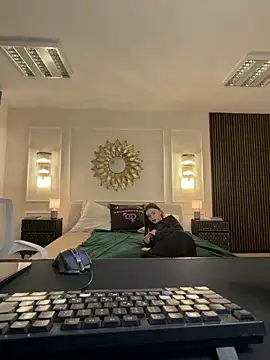 Zlata_Sky live sex cam