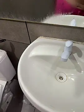 TwangedClue live sex cam