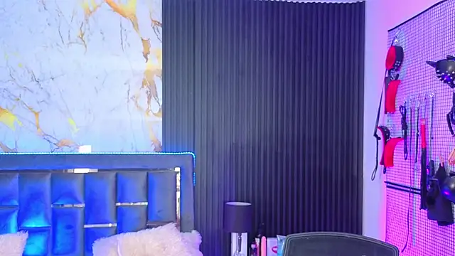 Issafoxx's cam snapshot